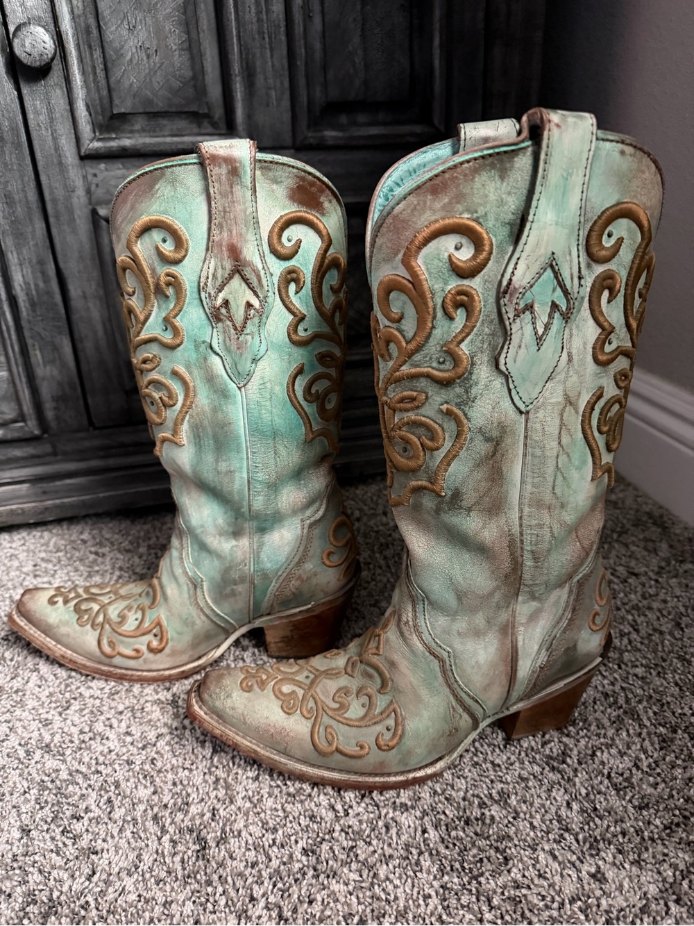 Distressed Turquoise Corral Vintage Western Heeled Boots with Tan Embroidery